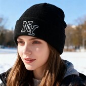 Жіноча шапка-біні з написом NY