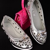 Шикарні туфлі балетки в наявності 33,34,35 якість класна