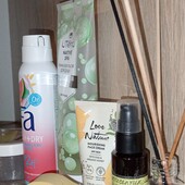 Лот косметики все что на фото 14шт. Маска для волос, дезик, крем для лица, гель,соль для ванн, спонж