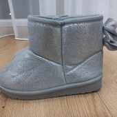 Olivia Miller зимові уггі для дівчинки розмір 25 устілка 16