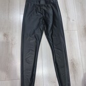 В ідеальному стані легінси ,розмір 38.