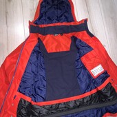 В ідеальному стані лижна куртка на зріст 146-152см.