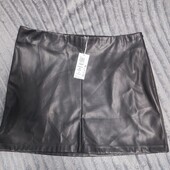 Симпатичная юбочка( иск.кожа) на тонком флисе, р.44/46(евро)