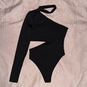 Ефектне чорне боді з асиметрією розмір S (42-44 укр)