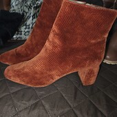 Loeffler Rondall 8.5B стильні вельветові чобітки