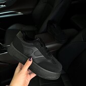 Новинка зимові утеплені кросівки супер зручна модель