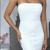 Біла сукня