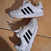 Adidas - оригинал. Размер 35