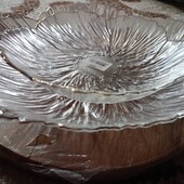 2 скляні тарілочки