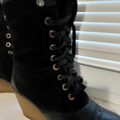 Дуже гарні жіночі чобітки, р.39