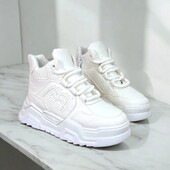 Круті теплющі зимні кросівки в наявності ,37,38 розмір якість класна