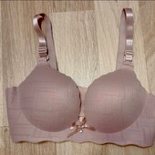 Гарний, ніжний бюстгальтер, розмір M, дивіться заміри.