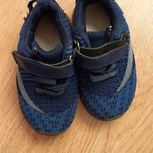 Текстильні кросівки