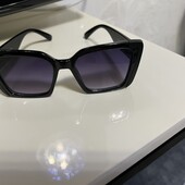 Удачная форма очков , сядут шикарно на среднее любое лицо