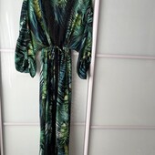 Красивий пляжний халат