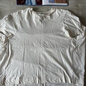 Необычная светлая футболка оверсайз