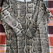 Кофточка в змеиный принт