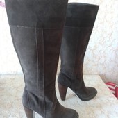 Добротні високі шкіра замш чоботи бренда Autograph,p 39 ст 25.5 см,стан чудовий