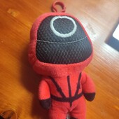 Охоронець Гра в кальмара десь 15-20 см