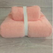 Мягкий и нежный .Замечательный набор полотенец для ванной 140 х 70 и 75 х 35 в подарочной упаковке