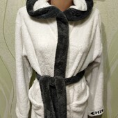 Відмінна якість.Шикарний, товстий, теплий халат, ідеальний стан