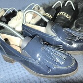 Clarks uk4 E 37p wide fit широка стопа натуральний лак сині лофери