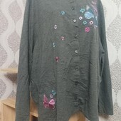 Кофта з вишивкою