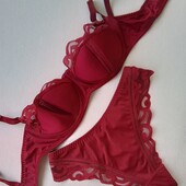 Розкішний комплект брендової білизни, стан нової