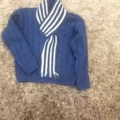 Интересный свитерок с шарфом