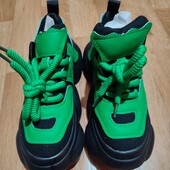 Чоботи Кросівки нові не важкі цікаві)))