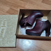 Дуже гарні нові черевики туфлі батильйони