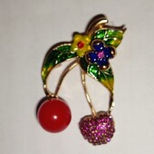 ❣️Мила брошка з вишеньками❣️