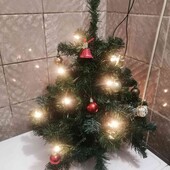 Ялинка в комплекте з іграшками і гірляндою