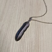 Сріблястий ланцюжок з кулоном перо Forever 21 США