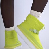 Дуже теплі та легкі чобітки!