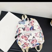 Милий рюкзачок з метеликами!