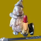 Лот 2 шт! Помада "Красное дерево" + карандаш для глаз черный!