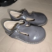 Clarks uk4.5 20p шкіряні сандалики для перших кроків