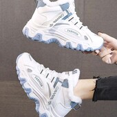 Кроссовки на меху.