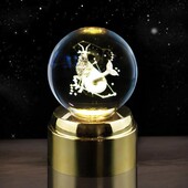 Кришталева куля з об'ємним зображенням сузір'я Козерога на елегантній 3D-платформі з підсвічуванням