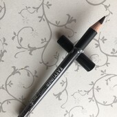 Карандаш универсальный для бровей, губ