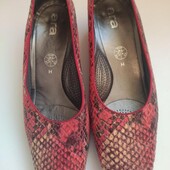 Туфлі з анімалістичним прінтом з ортопедичною устілкою для широкої стопи