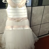 Продам святкове плаття для дівчинки