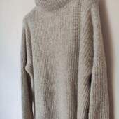 Бежевий вільний светр з суміші альпаки та вовни