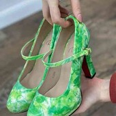 Стильные женские туфли на каблуке. цвет зелёный.