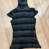 Нова тепла безрукавка, розмір 40.