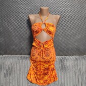 Симпатичное оригинальное платице по фигуре, р.S