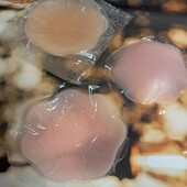 Силиконовые многоразовые наклейки на грудь , форма-цветок 6,5см1 комплект