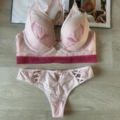 Кружевной светлый бюстгальтер 75b и трусы