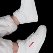 Кроссовки женские